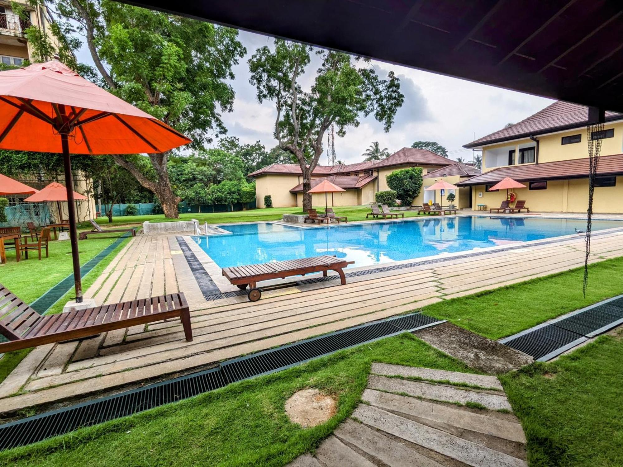 Rajarata Hotel Anuradhapura Kültér fotó