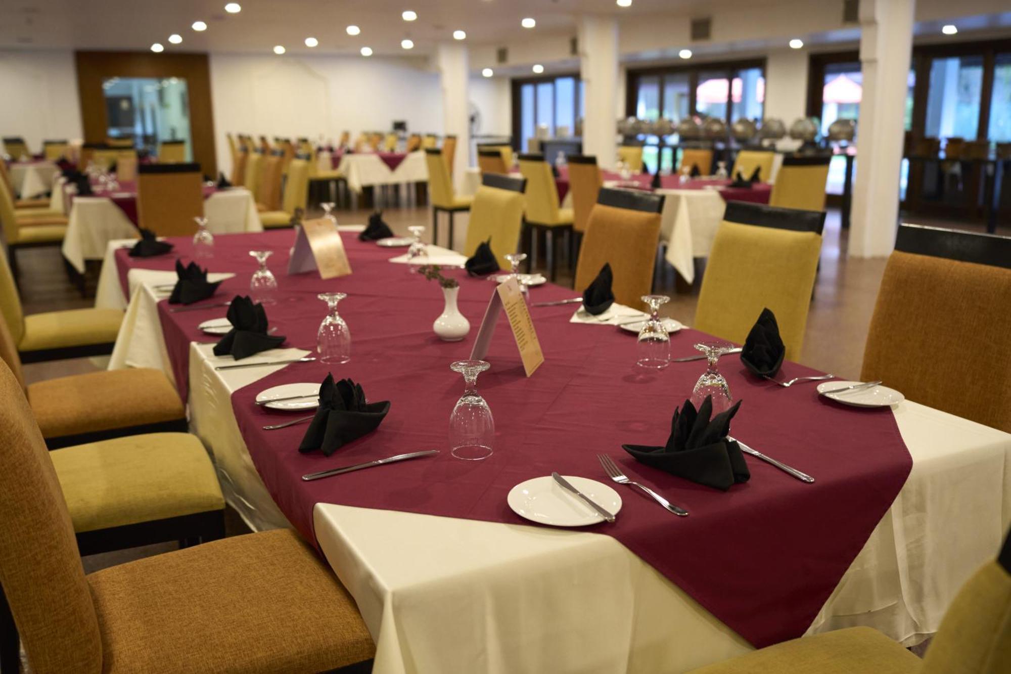 Rajarata Hotel Anuradhapura Kültér fotó
