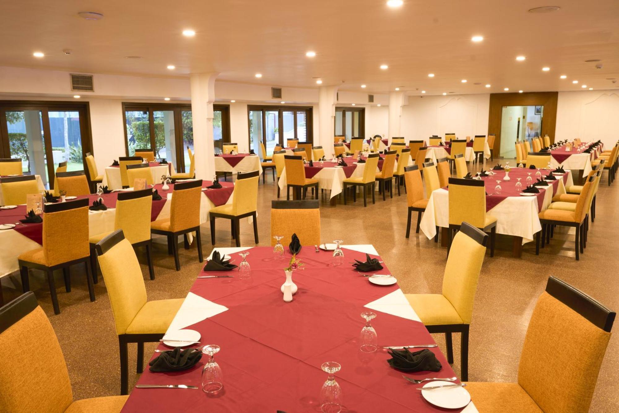 Rajarata Hotel Anuradhapura Kültér fotó