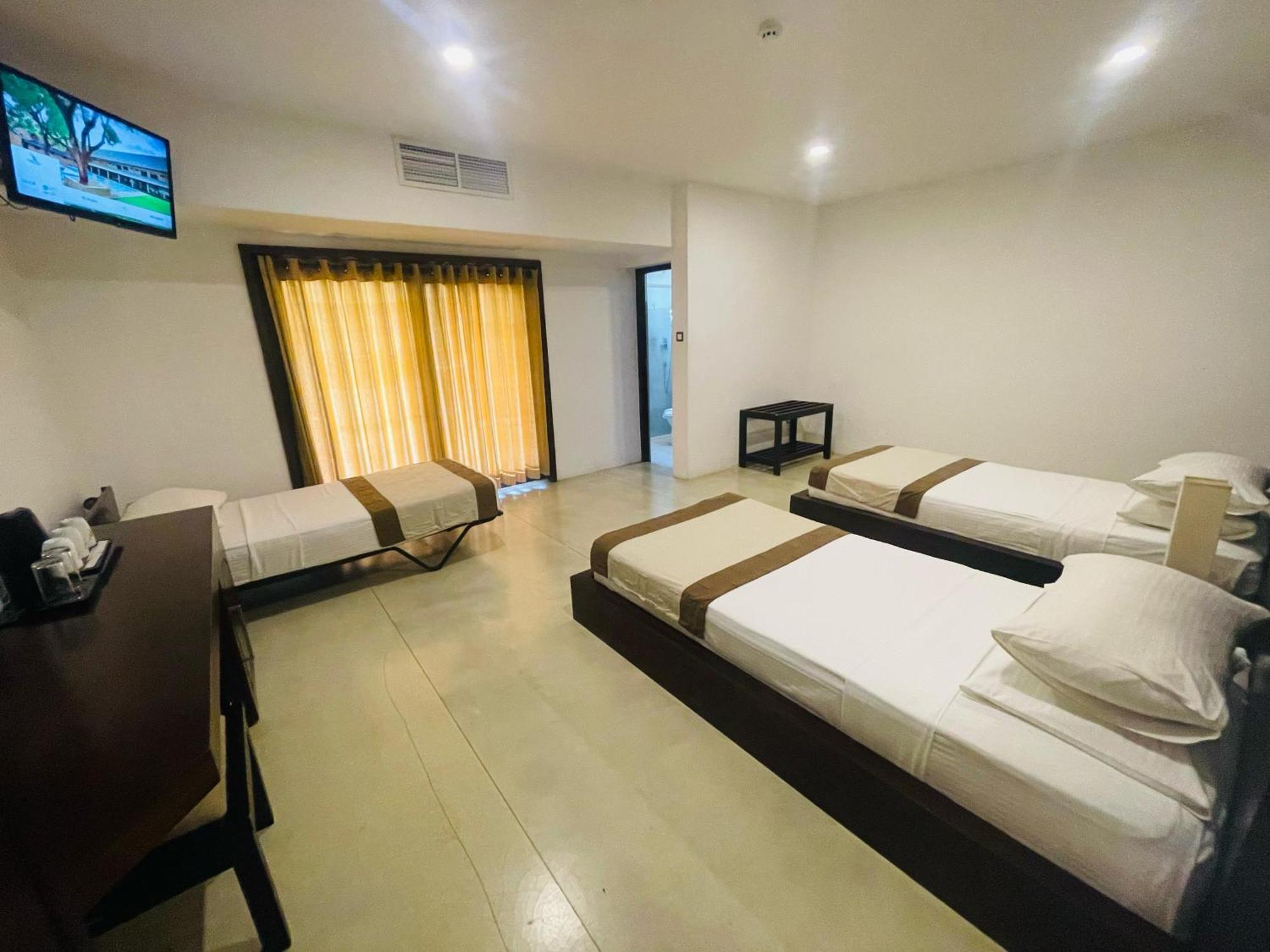 Rajarata Hotel Anuradhapura Kültér fotó